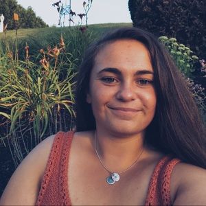 Meet your Posher, Hannah